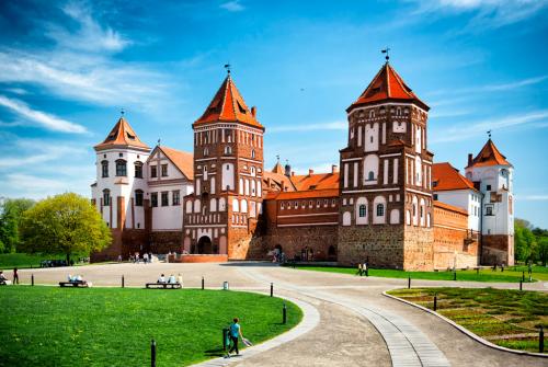 Sightseeing holidays and cruises